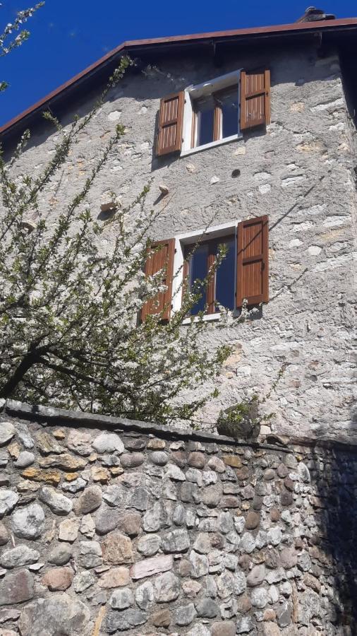 Ferienwohnung Al Piccolo Borgo Antico Torri Del Benaco Exterior foto