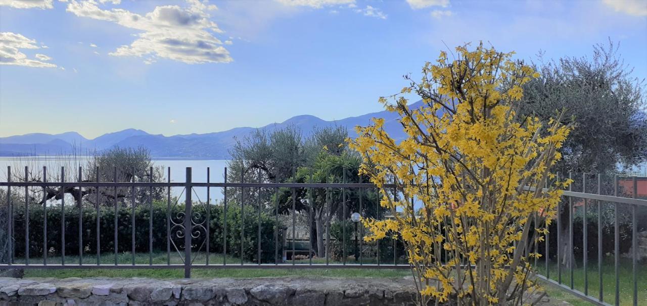 Ferienwohnung Al Piccolo Borgo Antico Torri Del Benaco Exterior foto