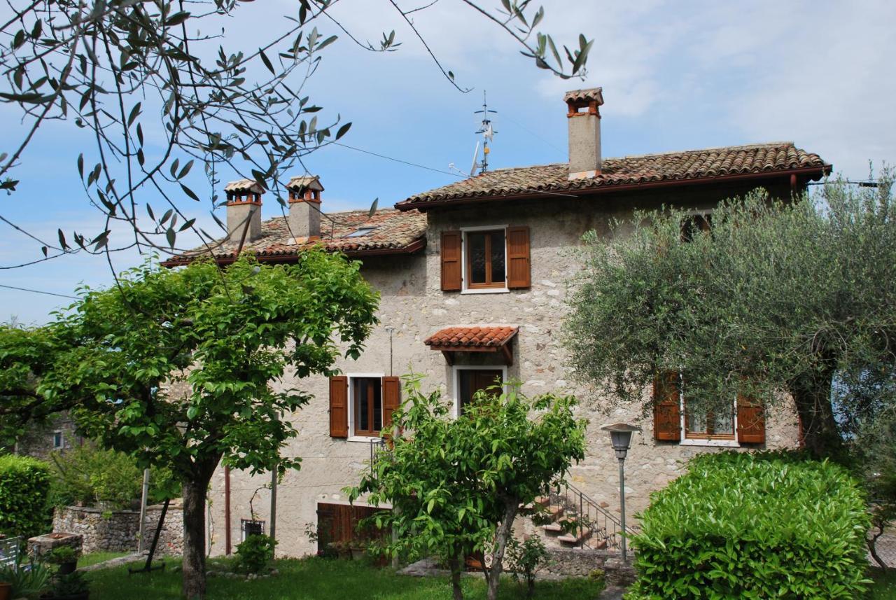 Ferienwohnung Al Piccolo Borgo Antico Torri Del Benaco Exterior foto