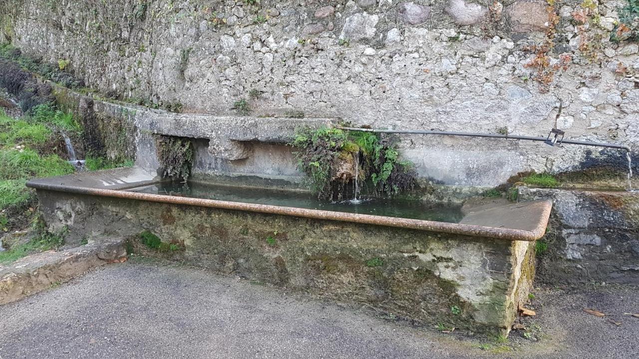 Ferienwohnung Al Piccolo Borgo Antico Torri Del Benaco Exterior foto