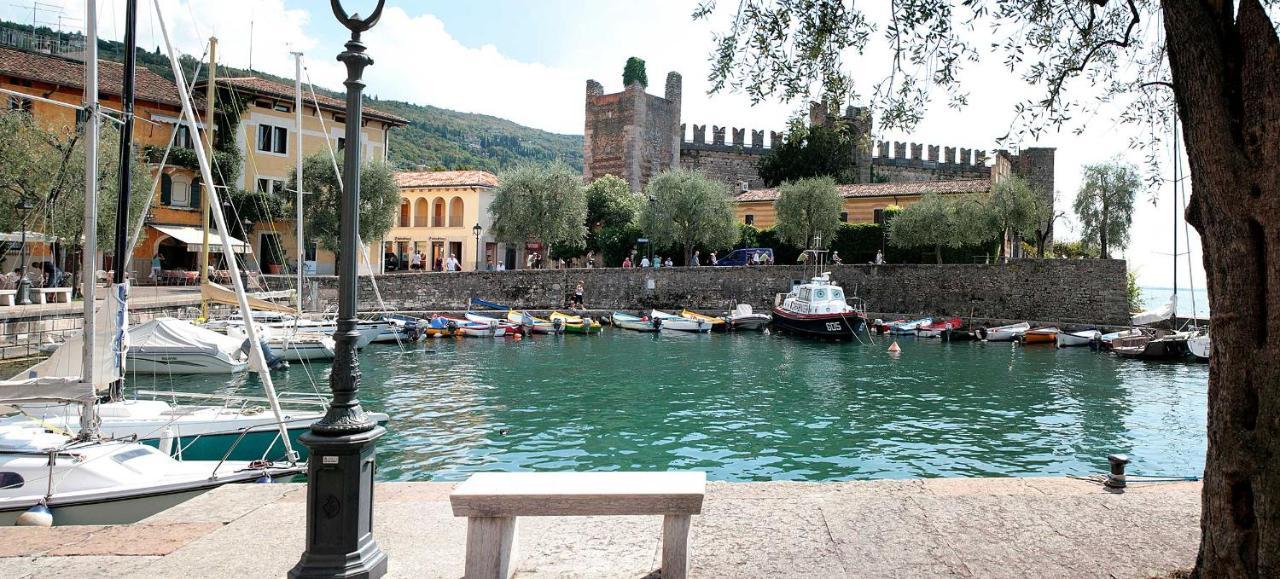 Ferienwohnung Al Piccolo Borgo Antico Torri Del Benaco Exterior foto