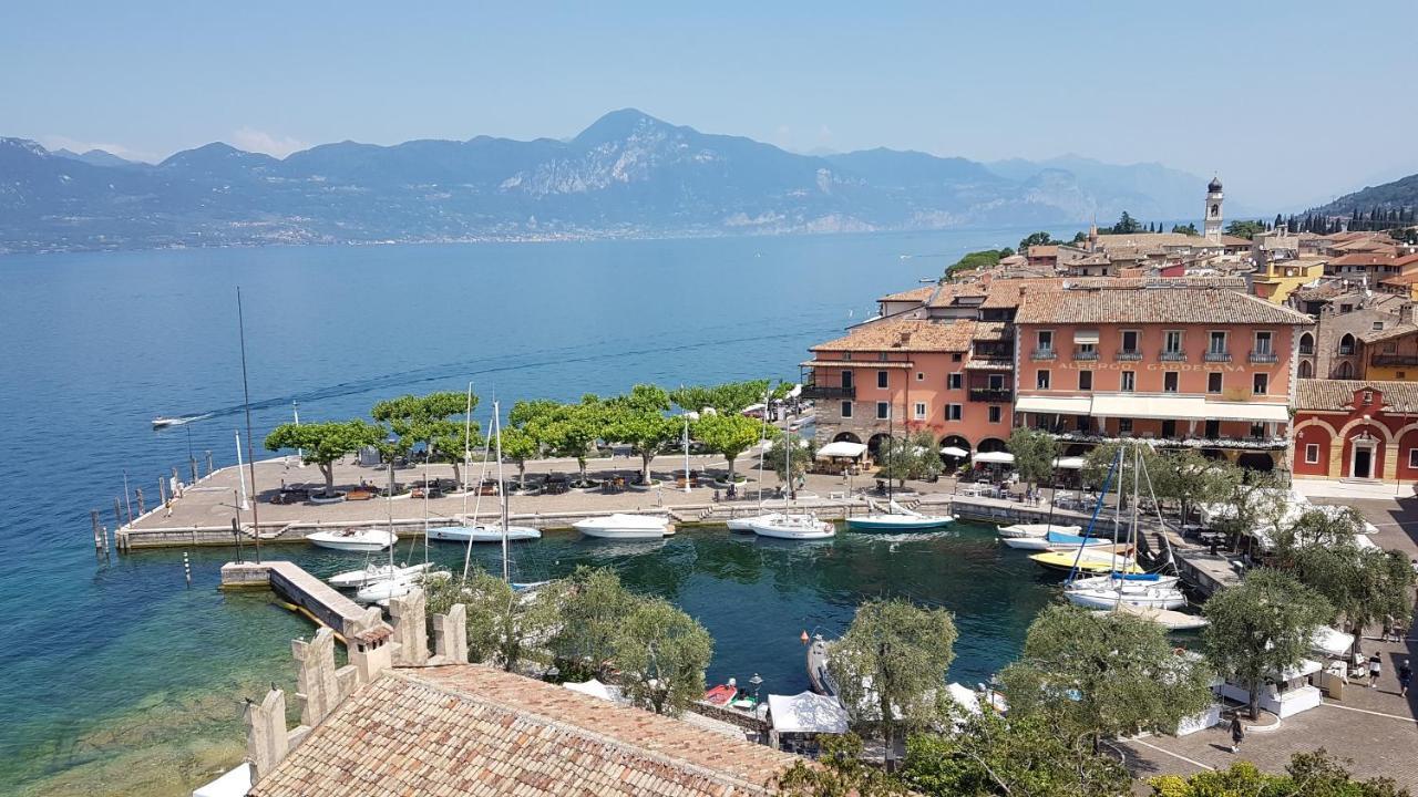 Ferienwohnung Al Piccolo Borgo Antico Torri Del Benaco Exterior foto