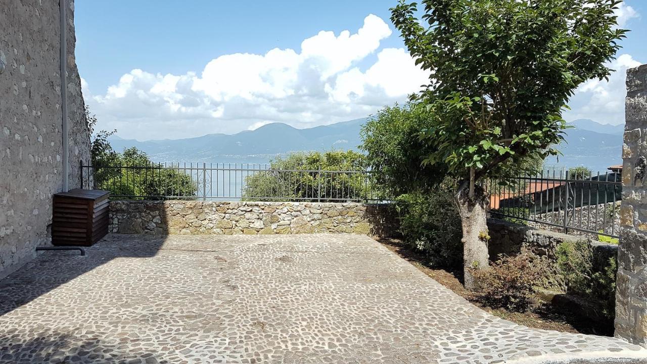 Ferienwohnung Al Piccolo Borgo Antico Torri Del Benaco Exterior foto