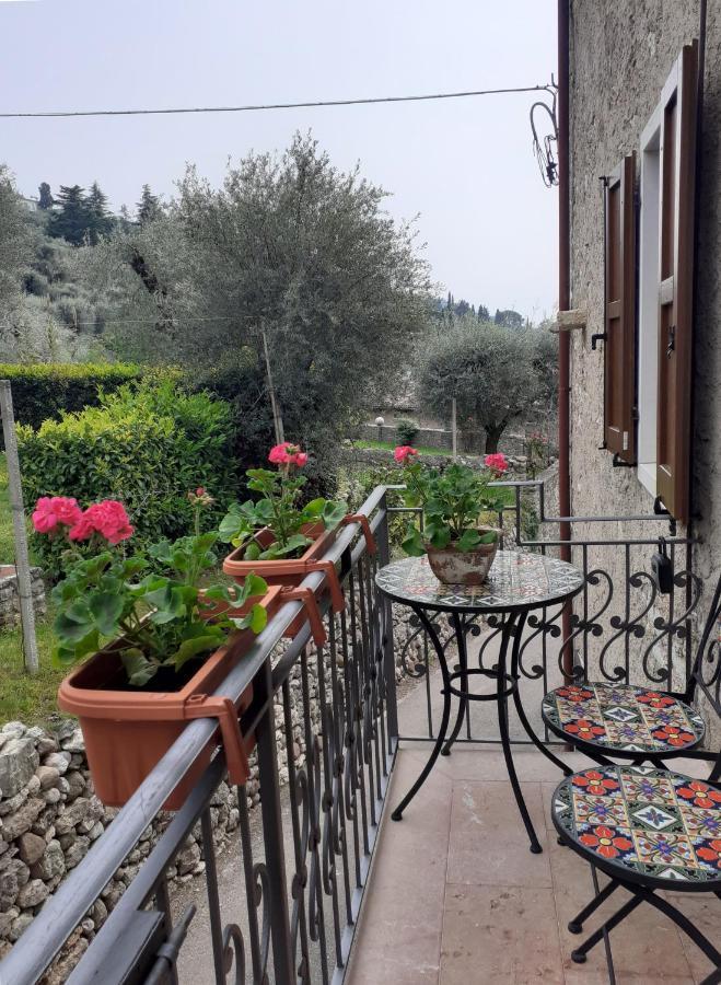 Ferienwohnung Al Piccolo Borgo Antico Torri Del Benaco Exterior foto