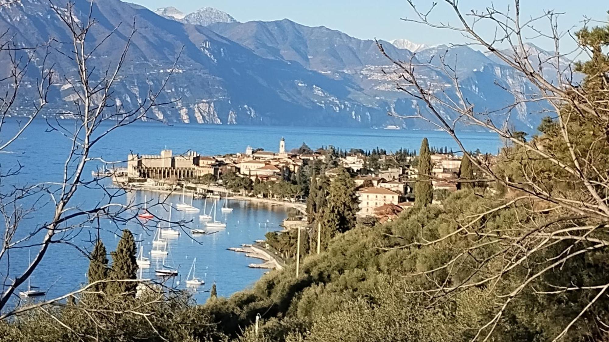 Ferienwohnung Al Piccolo Borgo Antico Torri Del Benaco Exterior foto